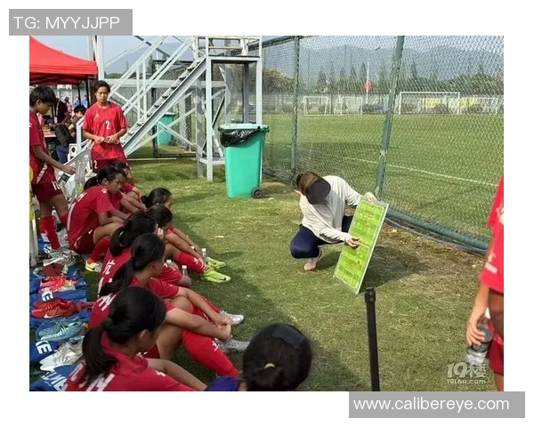 杭州足球队在足球团队协作排行榜中荣获第六名展现出色团队精神与实力